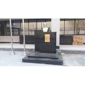 Atatürk Büstü ve Kaidesi Nero Zimbave